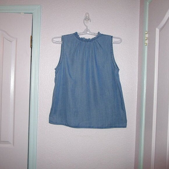 Time And Tru CHAMBRAY Tunic Size S TOP A-Line V-NECK Ruffle LYOCELL Sleeveless - Picture 5 of 7